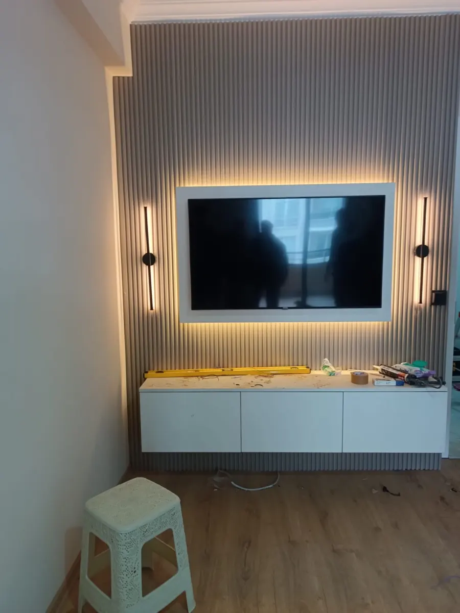 Modern iş yeri iç aydınlatma tesisatı